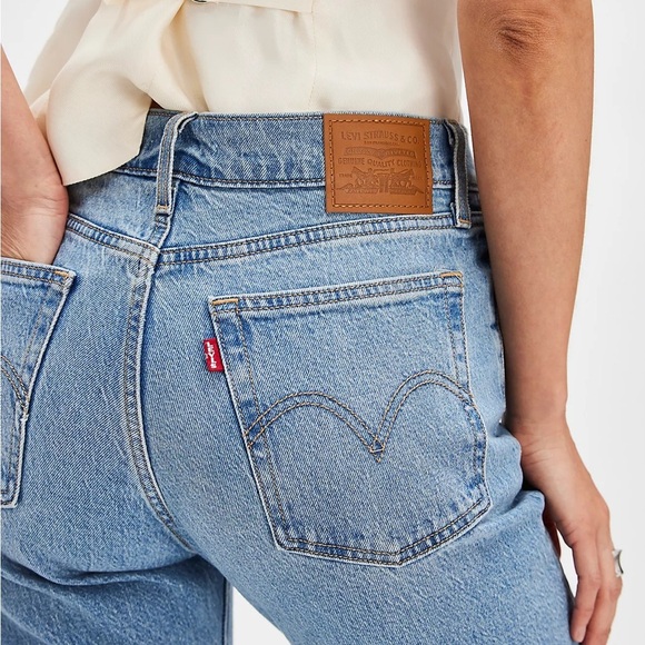 LEVI WOMEN'S HIGH RISE WEDGIE STRAIGHT JEANS LIGHT WASH DISTRESSED HOLE SZ 25x28 - Picture 1 of 12